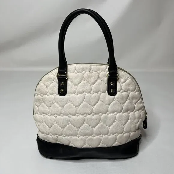 BETSEY JOHNSON WHITE AND BLACK HEART QUILTED SATCHEL HANDBAG CLASSIC - Picture 2 of 10